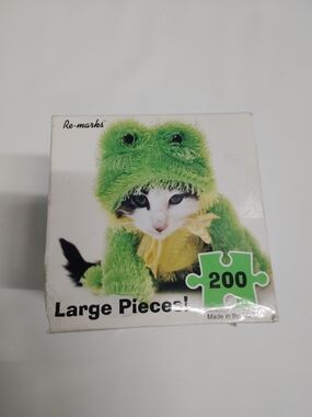 Green Pet Costume Puzzle Box - 200 Pieces